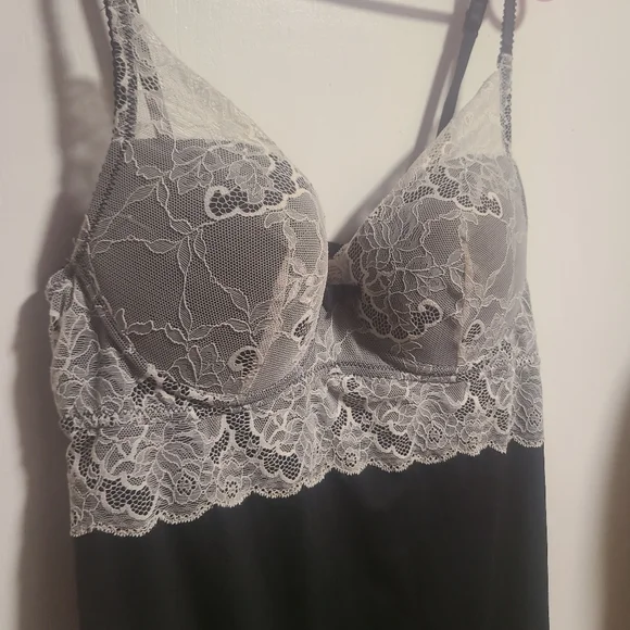 Maid Lingerie - Picture 2 of 3